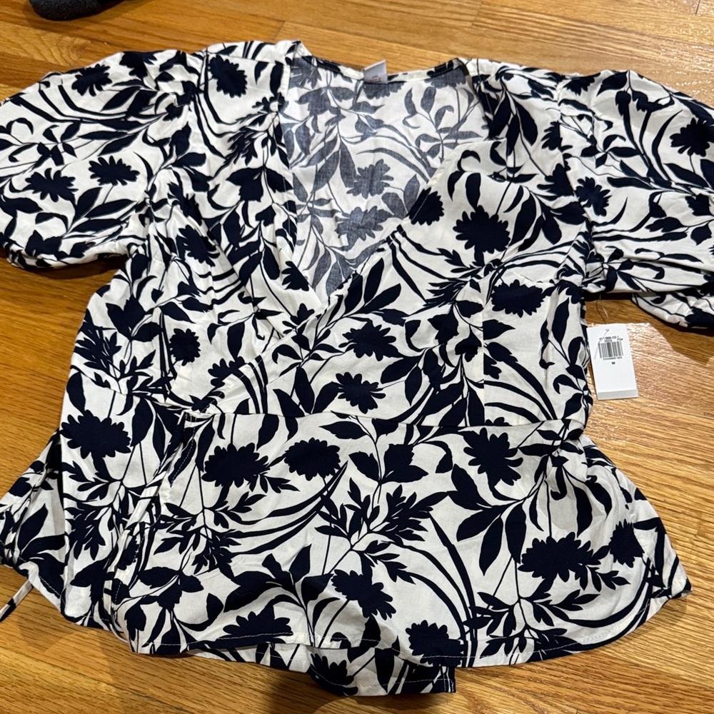 Old Navy Black and White Floral Blouse
